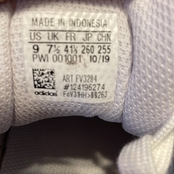 White and black classic adidas size 9 - Picture 7 of 7